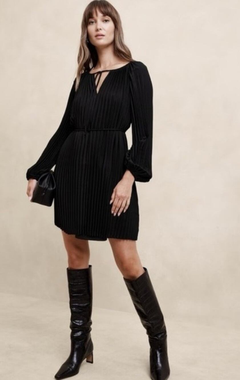 Banana Republic Womens Small Pleated Chiffon Mini Dress Black Abstract Print NEW